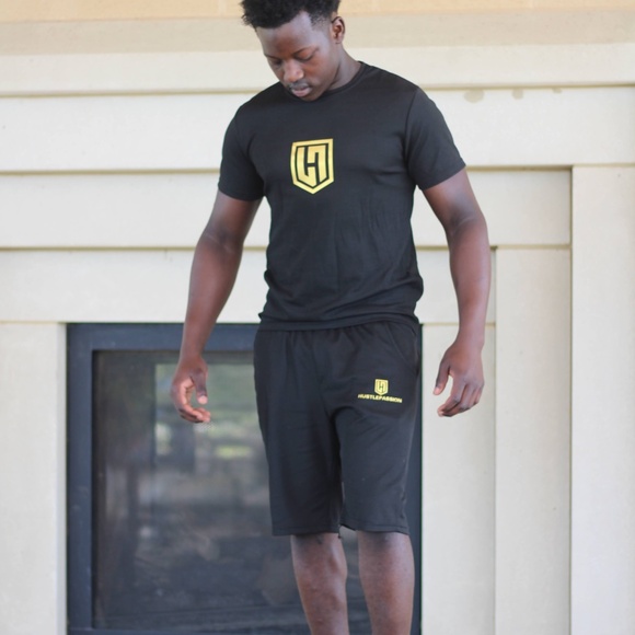Hustlepassion shorts and shirt - Picture 3 of 10
